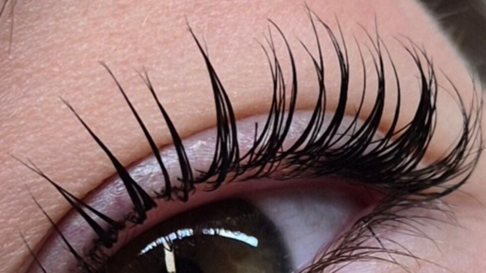 5e0d5948-ae0c-4882-a505-a00e105b0e48-nicolabattle-thelittlebrowroom-gb-england-scarborough-fresha-6655574