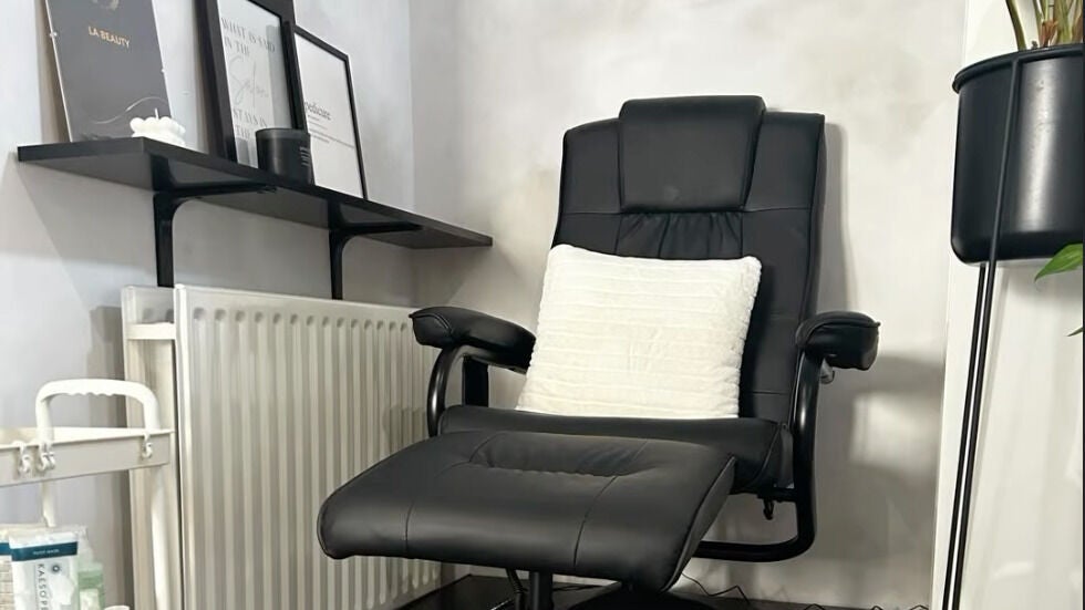 5e32f5ac-5992-4b53-8d17-41ec1bb13193-lauraannebeauty-im-douglas-douglas-fresha-9740827