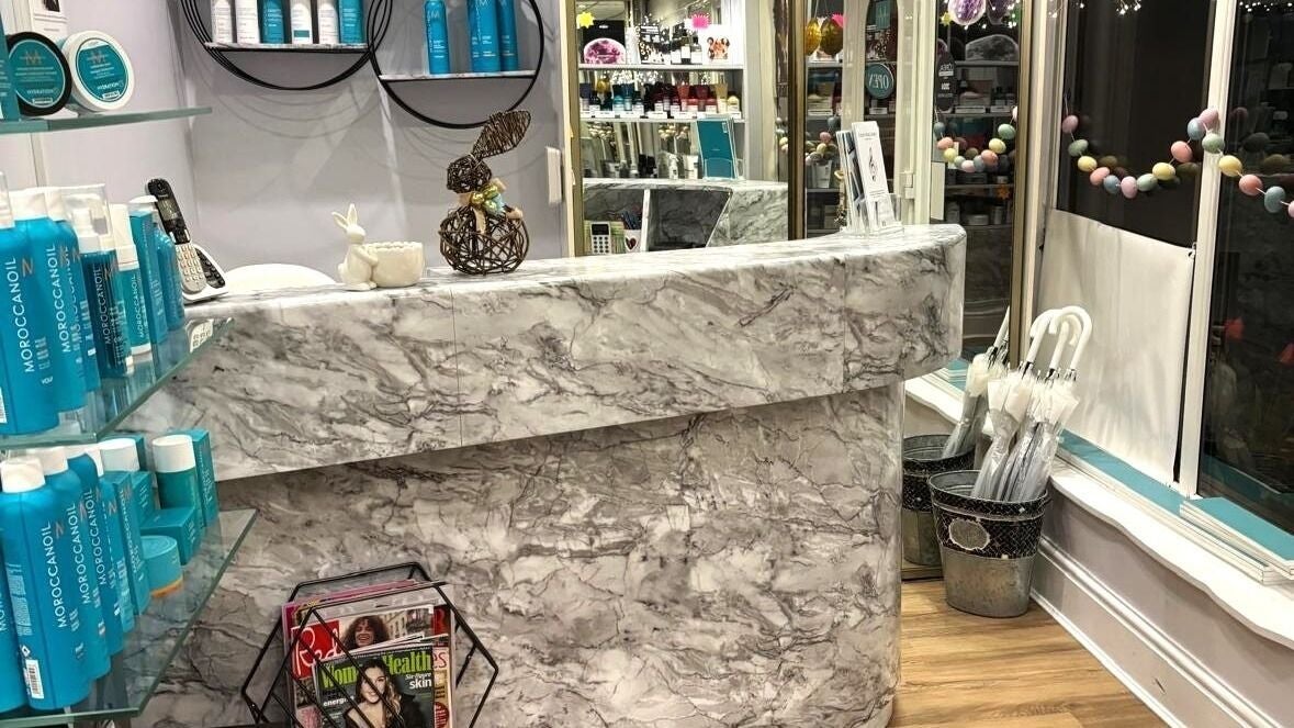 5eb62e2d-067e-4899-9db3-bacde3e5c57d-throughthelookingglass-gb-england-yatton-fresha-9987972