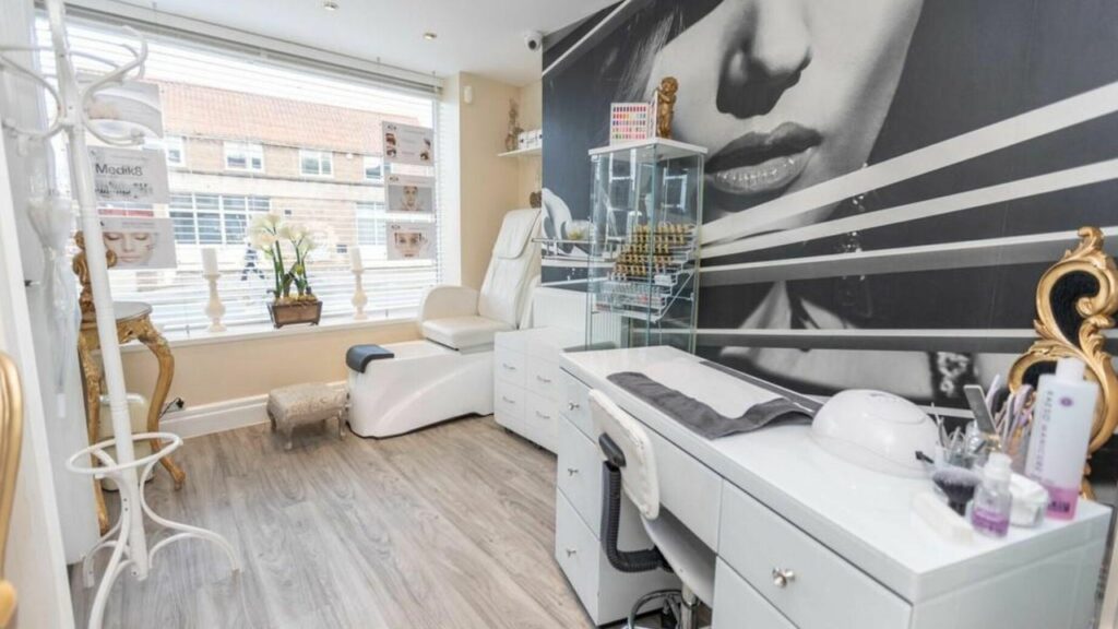 5f393e80-ba80-439f-bca8-46c30ab7d80a-highgradehouse-gb-england-acle-norfolk-fresha-9206288