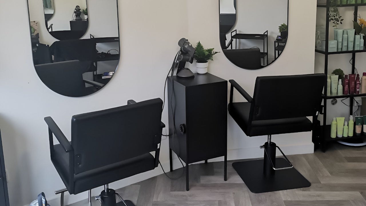 5f994d26-2220-4f94-bbb5-97aa8dbc1e68-jrwhairstudio-gb-wales-bridgend-fresha-8872937