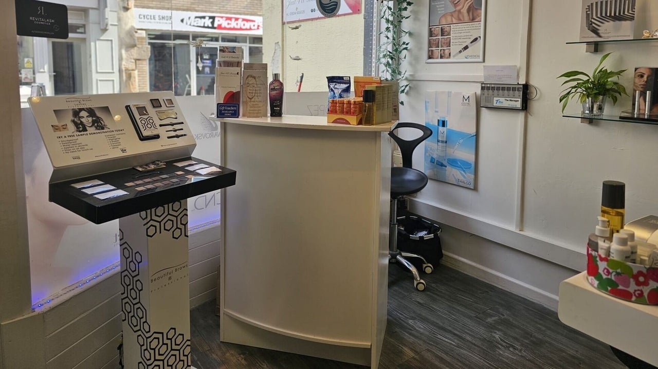 5fa5cbbd-5c2a-421b-a147-2c89941fb56d-nicolavaudin-je-sthelier-saint-helier-14lamottestreet-fresha-1977371