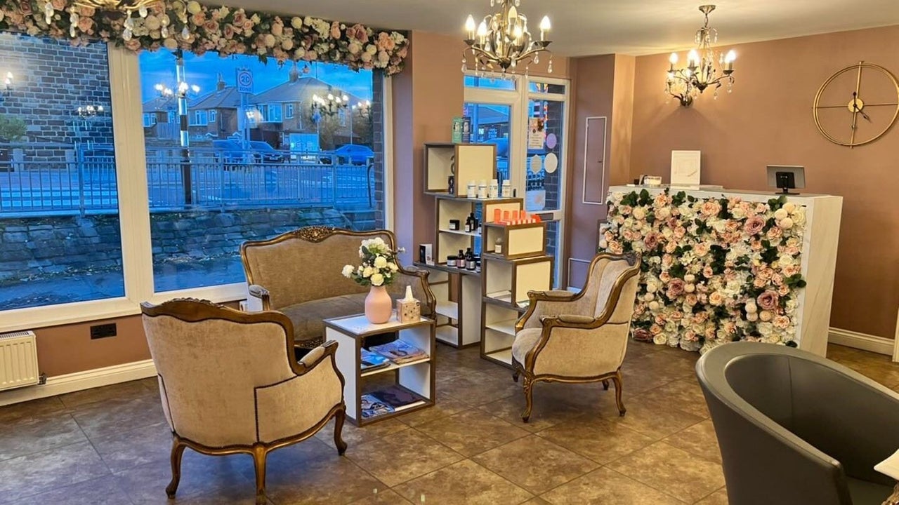 63c01f7f-e3ca-4d0a-a415-980561318b4d-religionhairbeauty-gb-england-morley-fresha-7079427