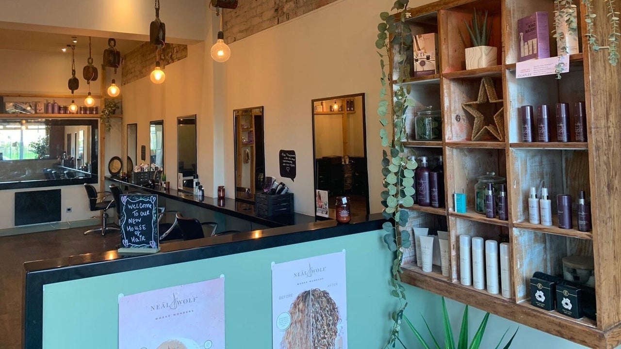 64bfdfb4-deea-4df7-81c7-e7090bad6a0b-houseofhairforesthall-gb-england-foresthall-fresha-9051673