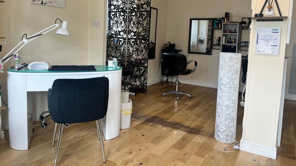 653d7725-7422-44e3-b5cb-3d6947b67354-absolutesalon-gb-wales-valley-fresha-8628483