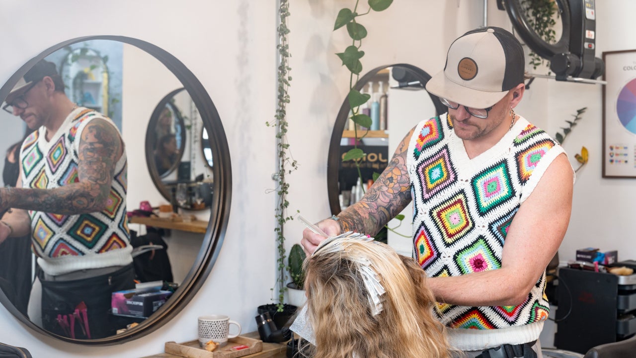 683dd664-5c4a-45ac-bc1a-7448ae5c8487-hileyhairclub-gb-england-cheltenham-fresha-9744606