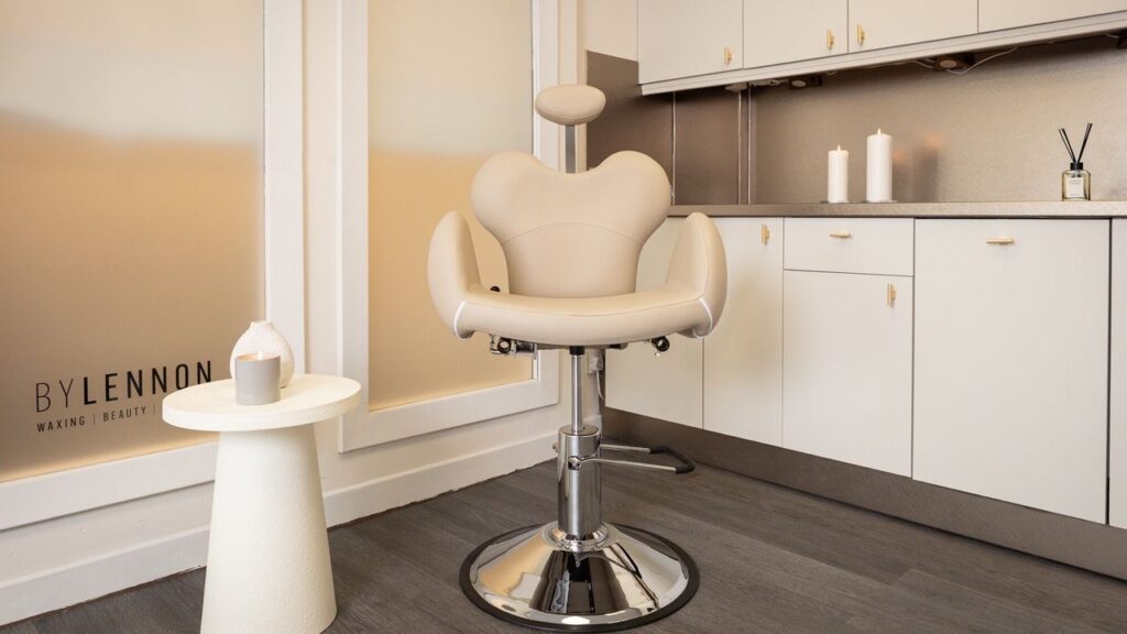 687be728-f88a-4342-83d4-aa1b66e6b7e2-bylennon-gb-scotland-edinburgh-leith-fresha-5035063