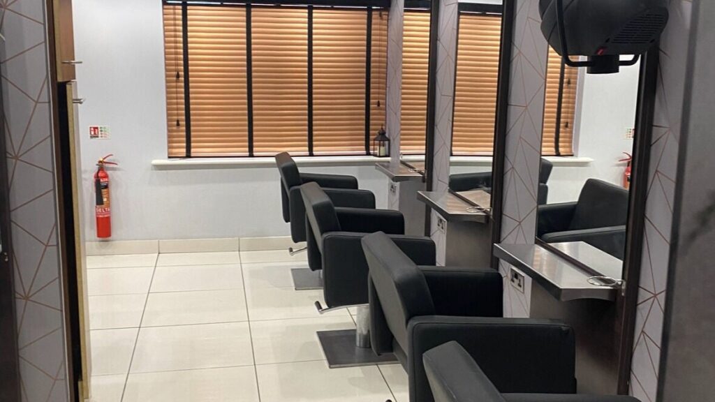 6ab7ab6d-e485-41e0-8b2c-2717d8e9cd82-creareforhair-gb-england-penkridge-fresha-2009801