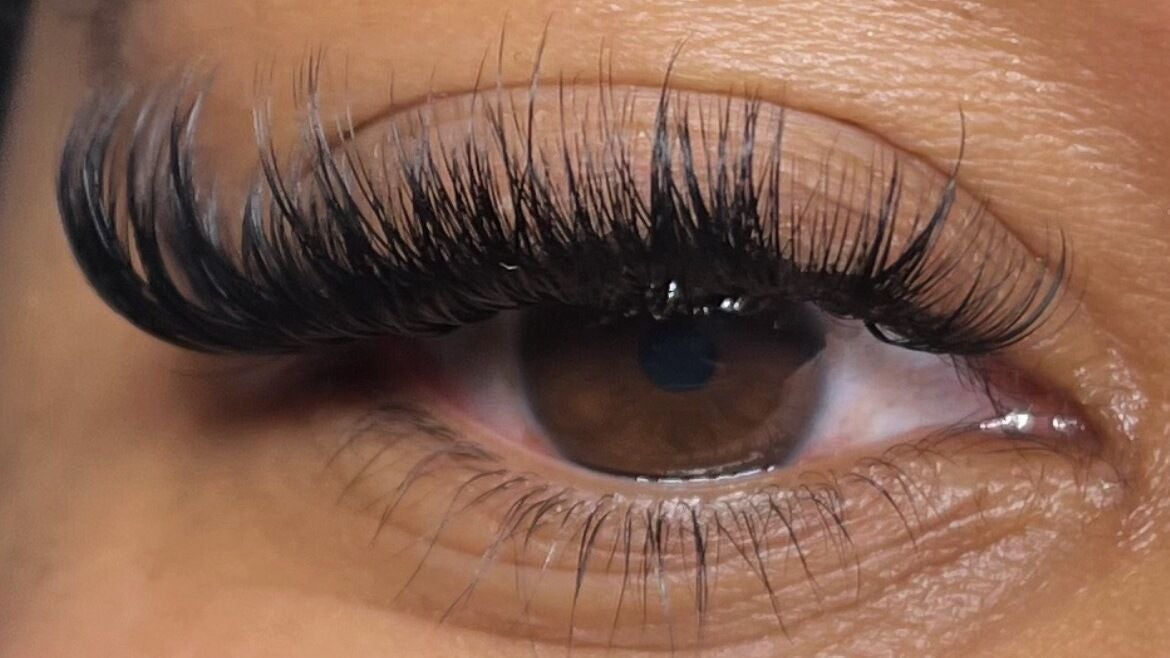 6b2f08c2-042d-41a9-9227-ea1ca541c97f-lashedbyamri-gb-england-westbromwich-fresha-9509783