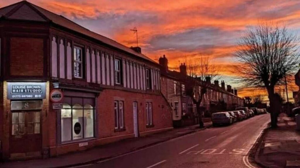 6c4169d3-51a5-4aa7-affb-2f715b65657d-louisebrownhairstudio-gb-england-ripley-fresha-1595737