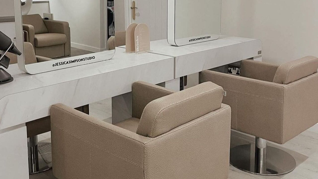 6c99ca76-6baa-44a0-aa47-53881f640332-jessicasimpsonstudio-gb-england-tonbridge-fresha-7706926