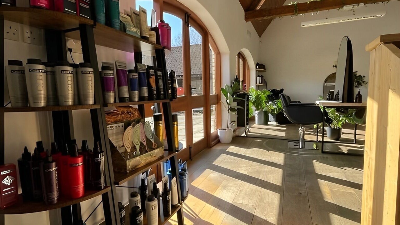 6cf11048-3bbe-4713-b77f-80897e7a945c-bavaroshairdesignltd-gb-england-aldwincle-fresha-8601178