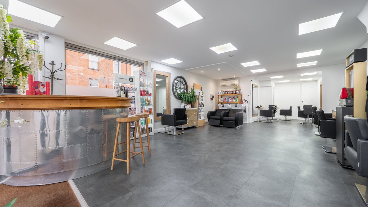 6d5cb342-a474-42ce-a1a8-09ce51d6c9af-caragibbshairdressing-gb-england-sale-fresha-5420686