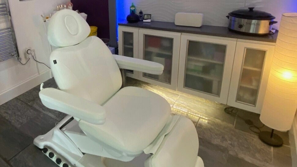 6de35f1c-cb50-4d49-b83c-5211aff731b3-dermalessenceaestheticsclinic-gb-england-banks-fresha-5118460