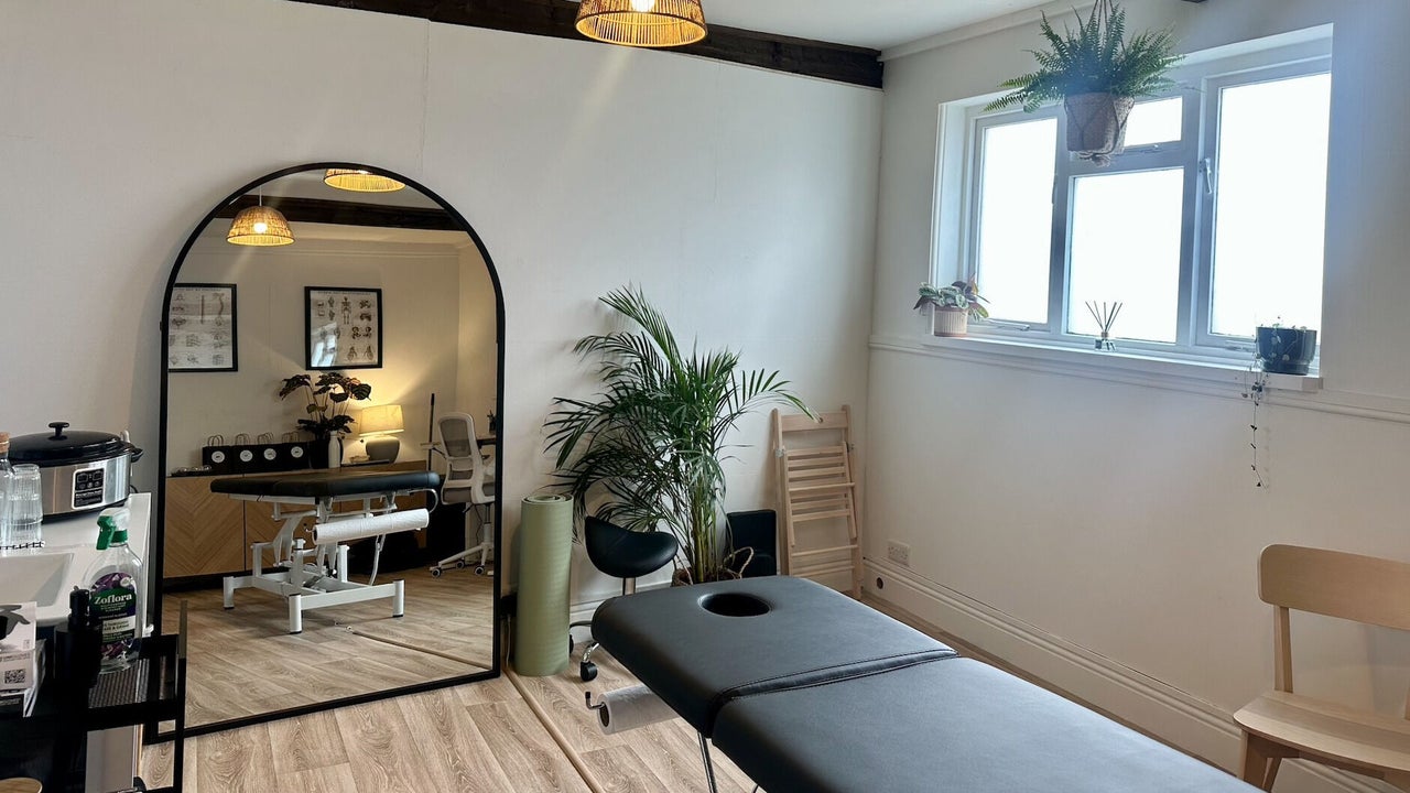 6eb728f4-2cd1-4611-8482-e2a93549d17e-peakperformanceclinicheartoftheshires-gb-england-daventry-fresha-5505185