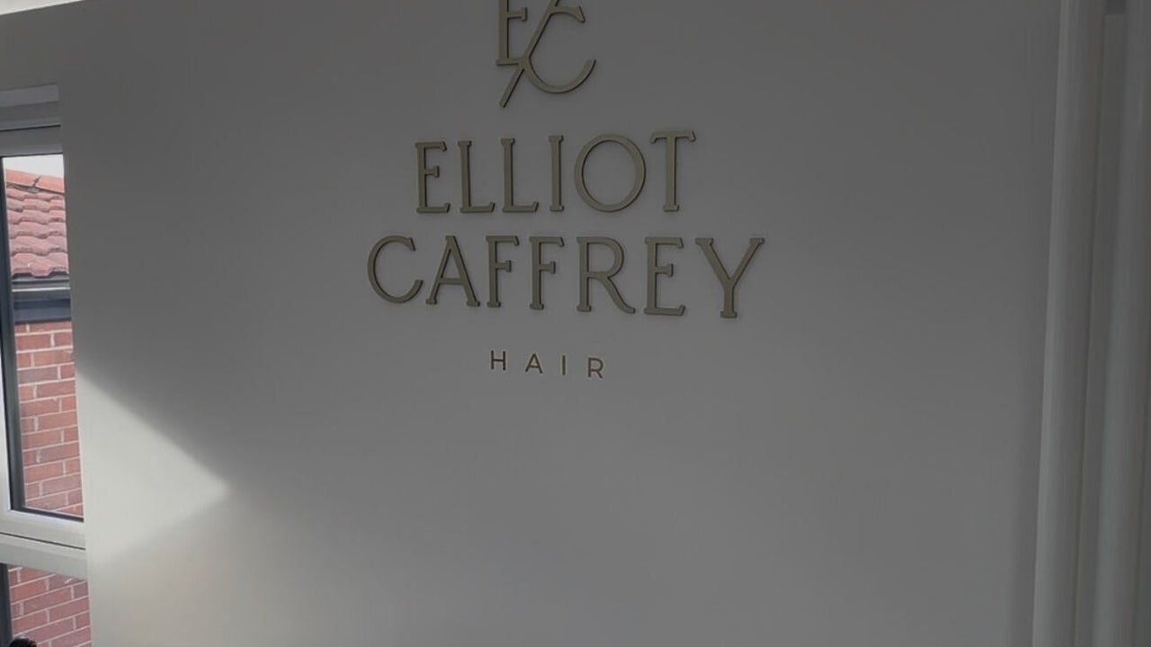 6f68e6df-21ad-4201-9763-eb86b06659b0-elliotcaffreyhair-gb-england-blackburn-fresha-9334469