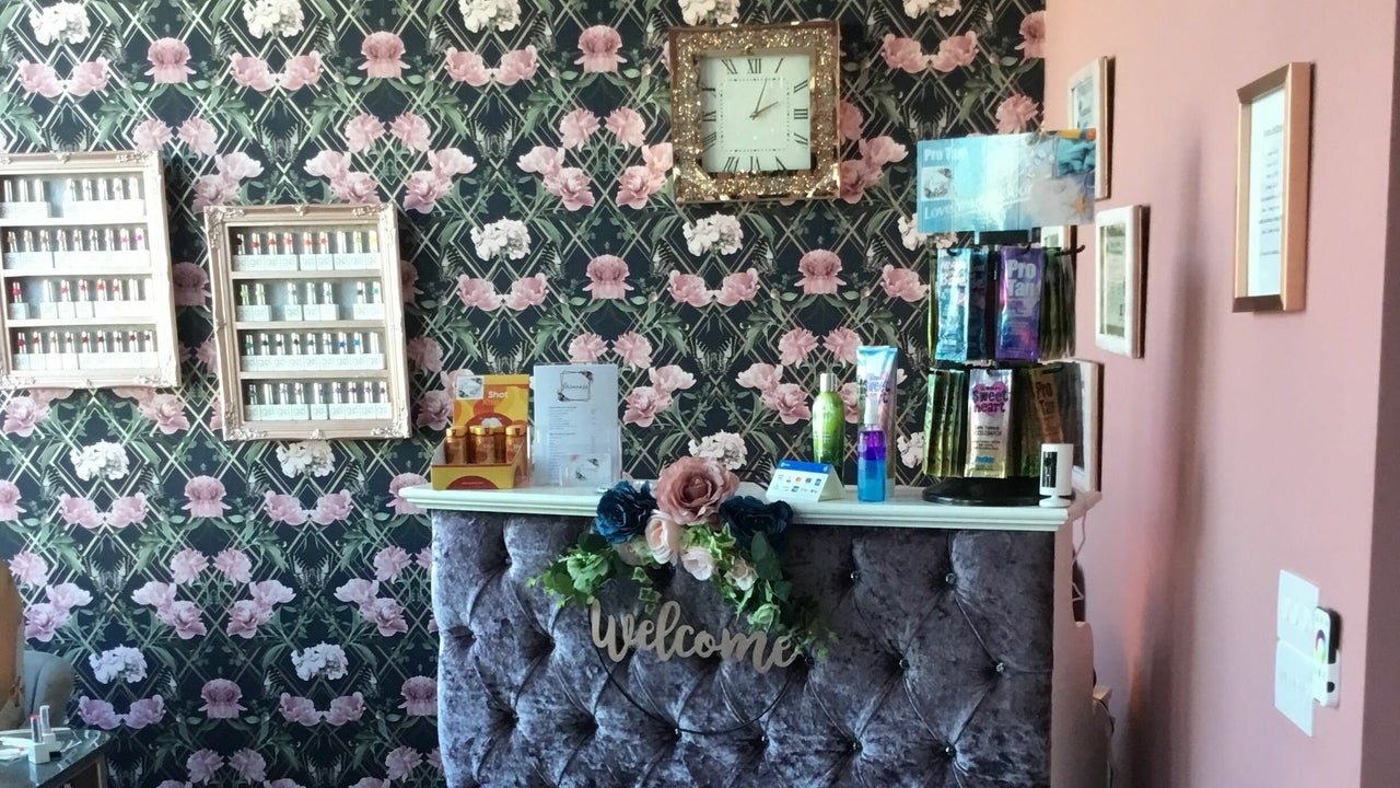 707d77e9-a7e8-41c3-87cf-9cae6b2933e2-princessglamandlocksrochecornwall-gb-england-staustell-roche-fresha-5929844