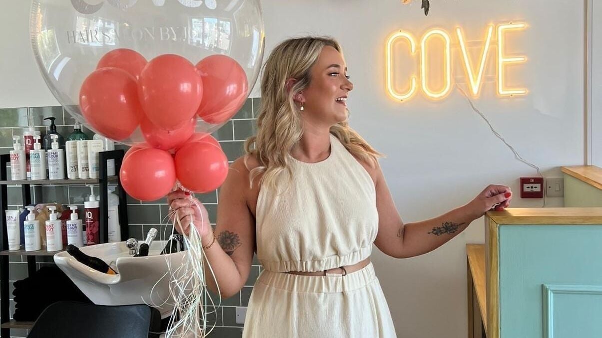 716d43f2-fdad-433c-99e2-fecabde1535b-covesalon-gb-wales-haverfordwest-withybushtradingestate-fresha-1946614