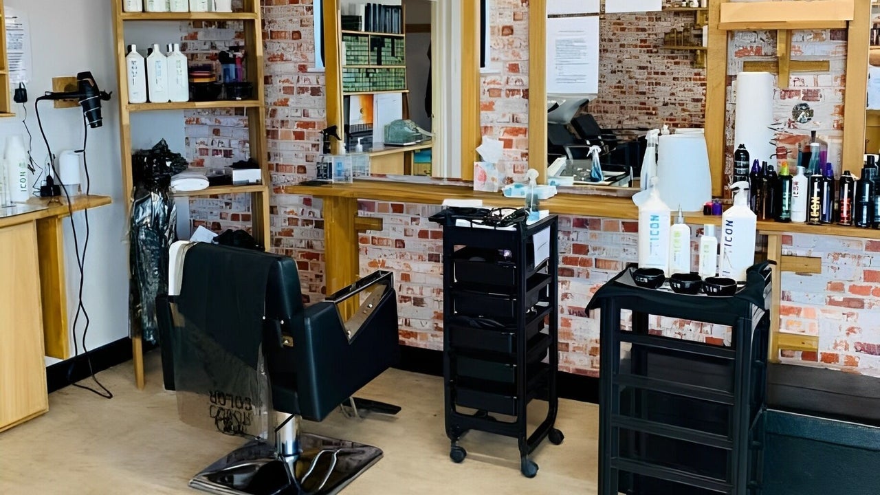 7232bef8-734f-4a10-8448-5ee1fe8799d6-rootzhairstudio-gb-england-woodbridge-fresha-7274299