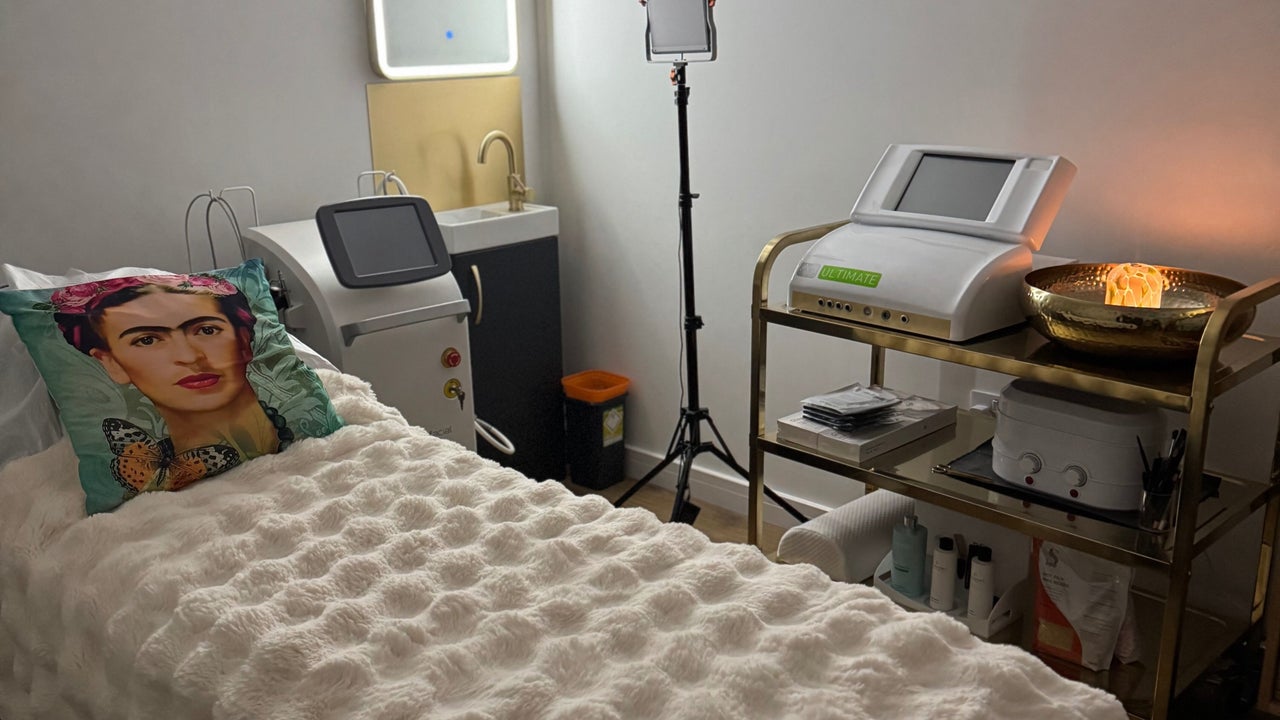 748ace2b-4507-43e4-bada-382a45cef96c-theface-gb-england-worcester-broomhall-fresha-2375160