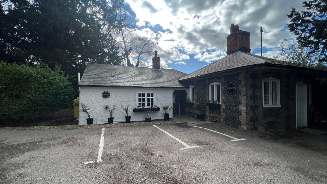 74de15bf-18df-4aa1-88b2-b85023d66621-theluxeclinic-gb-england-burystedmunds-fresha-3098446