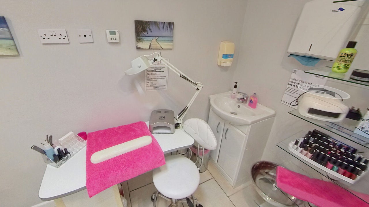 75788a5b-ad9e-4a8d-b55e-0712b8b41214-westendcutsltd-gb-wales-ammanford-fresha-9936889