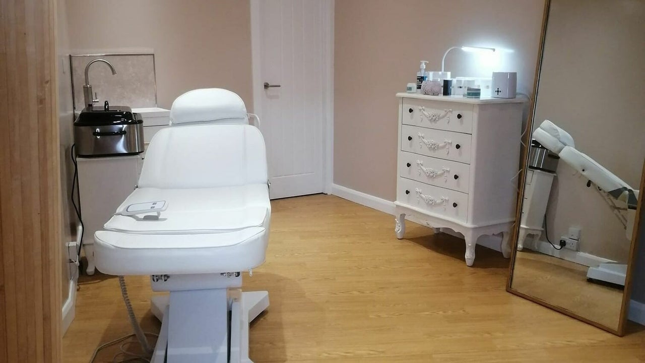 7584baa8-0aa7-4976-b7ff-cd66f272c2fa-ombeauty-gb-scotland-rutherglen-fresha-2333866