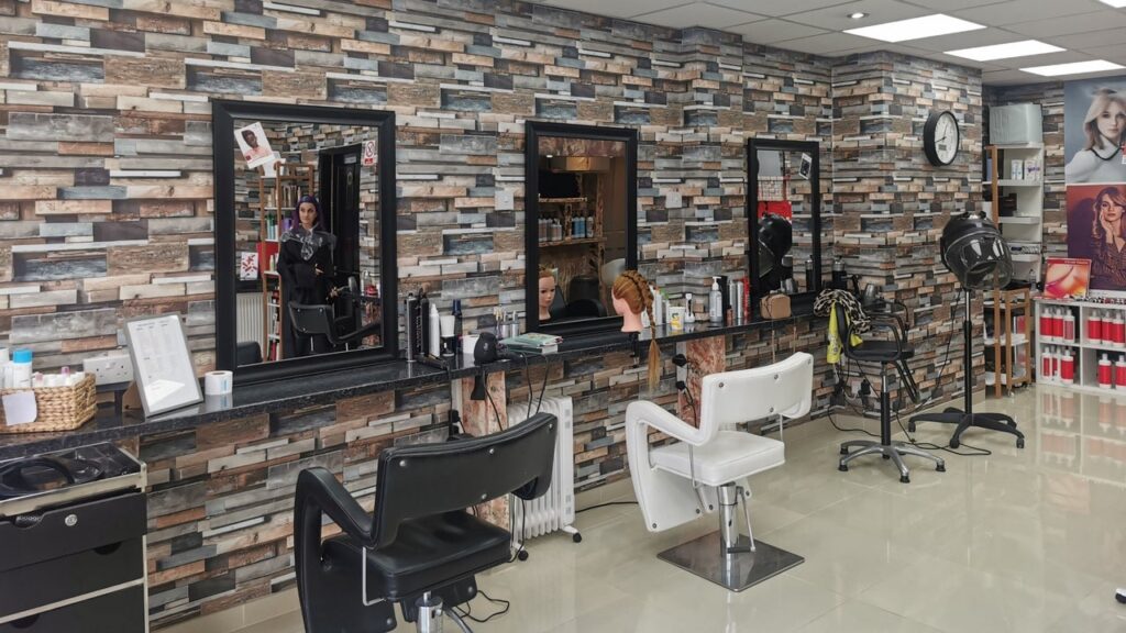 77b18282-b1a7-4ea0-8e00-debc50c6ab6e-mekhairstudio-gb-england-marstongreen-fresha-4861356