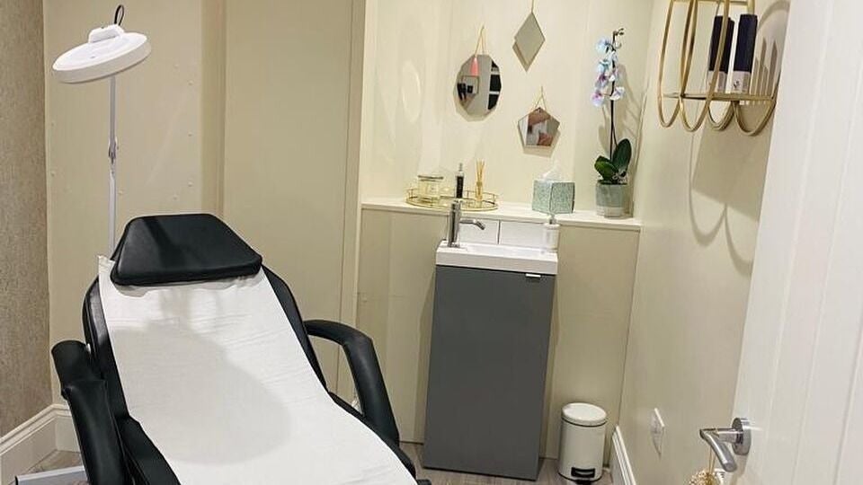 780b335b-716f-484e-bc9a-4599ed5ad617-hcrbeauty-gb-england-alderleyedge-fresha-8385427