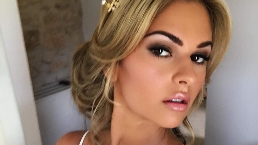 7a3b3802-f117-4acf-a195-477bad6e1498-4082317