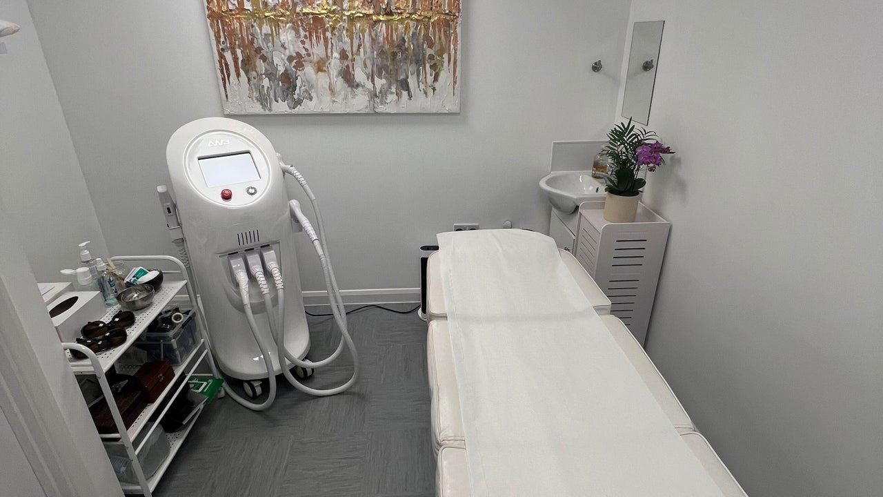 7a6d374f-2cc2-42d7-9d2b-440669f87f37-truelegendlaserclinic-gb-england-guildford-fresha-6342219