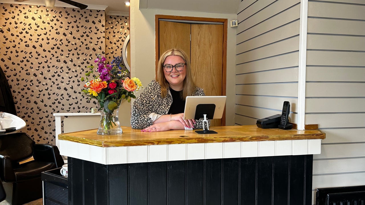 7b724d96-a7ea-45eb-9a7a-59bf3a9f631c-flairhair-gb-scotland-peebles-fresha-1741551