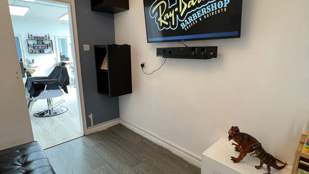 7b9aa06f-3c76-4403-b05f-fa8327576cd1-raybarbers-gb-england-horsham-fresha-7431184