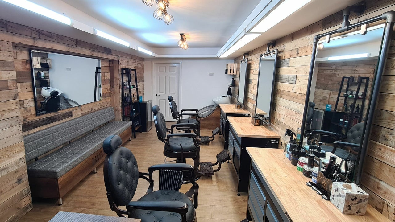 7c29f8b9-2573-42a5-a0ef-29afc31a4d62-harveysbarbers-gb-england-slough-fresha-8529811