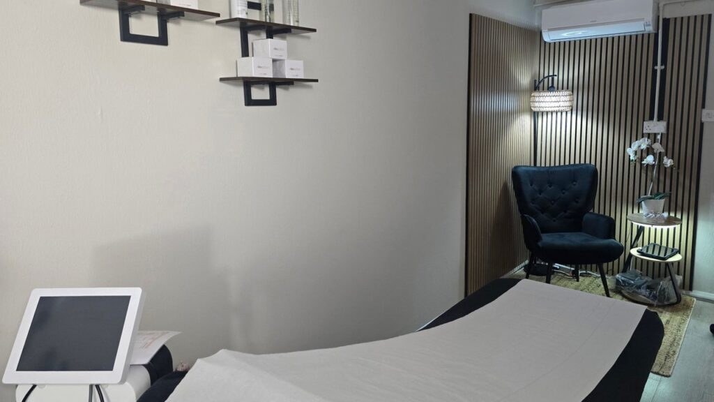 7c59ba2b-8e9b-4d30-a009-3dff3de428de-faceitbyian-gb-england-walton-on-thames-fresha-5563337