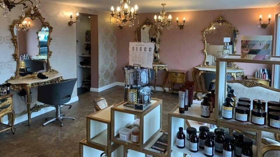 7c6014ec-d27f-4d55-a80b-9360260dc789-religionhairbeauty-gb-england-morley-fresha-2929847