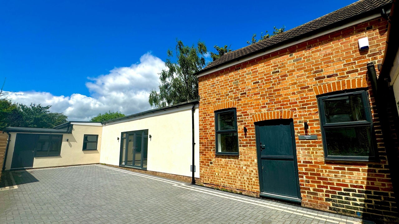 7e977153-9f53-46c5-839d-351bf7d38a08-skinbyjadore-gb-england-burtonlatimer-fresha-7667383