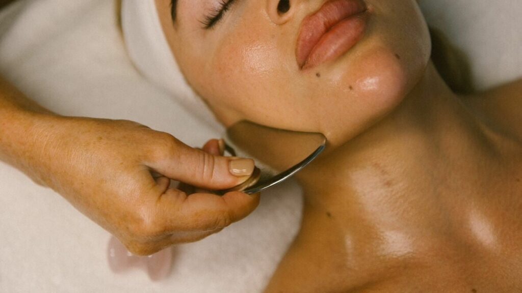 7ea8908a-11b6-4294-ba2b-de7689fb436d-byrosie-gb-england-ware-coldchristmaslane-fresha-5301226