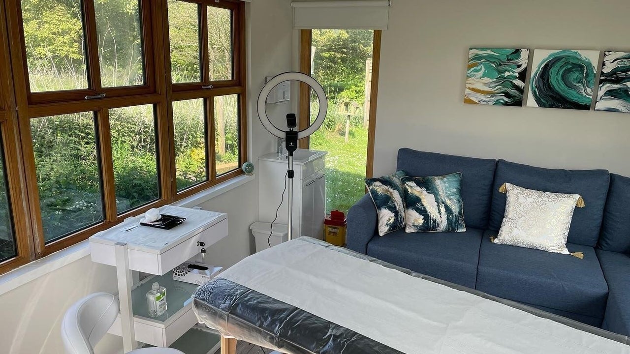 8033b832-6e9d-47a7-830f-6adf944218c0-rachaellocopermanentmakeup-paramedicaltattooing-finelinetattoo-salineremoval-scarstretchmarkimprovement-gb-england-dorchester-fresha-3282018