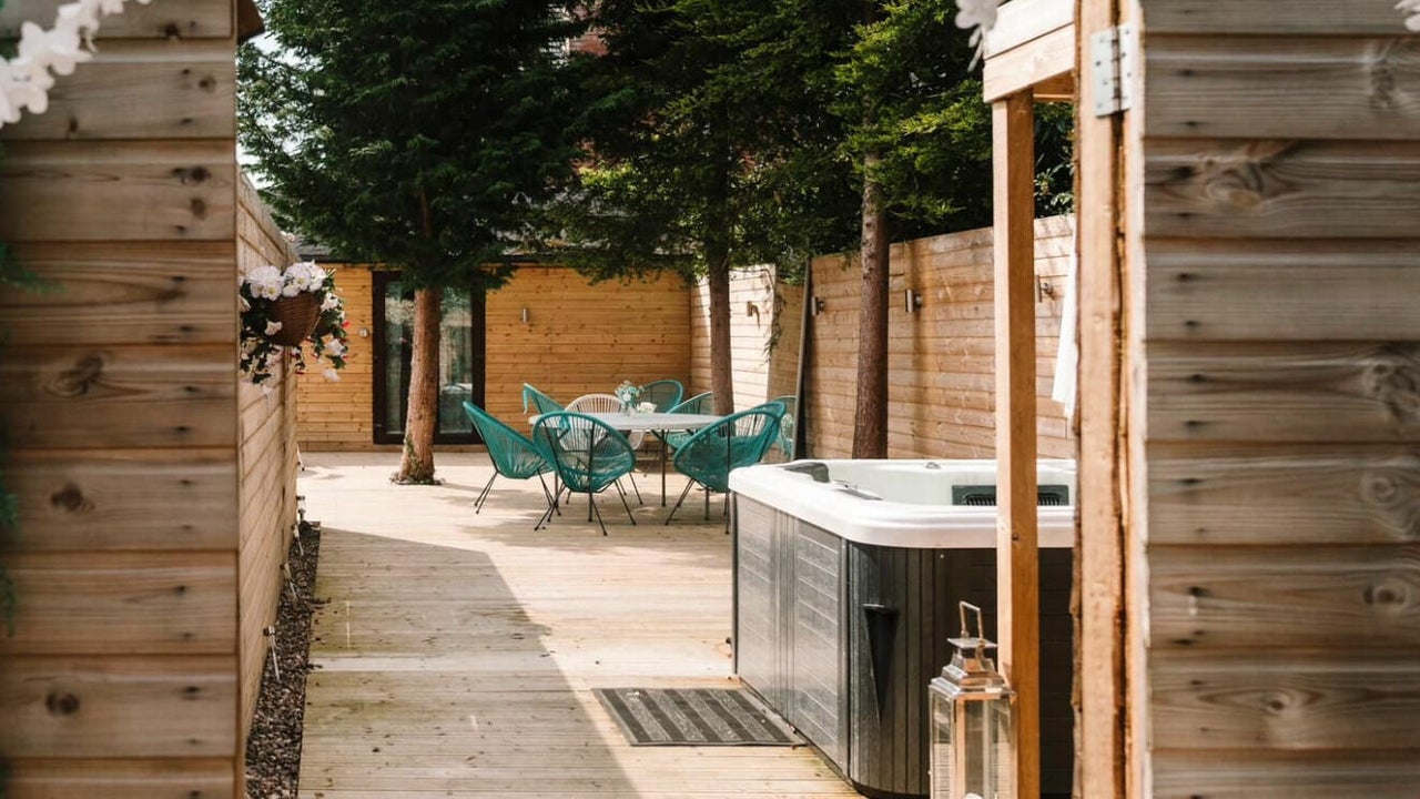 8343de58-29c8-497d-9221-be24a66a2cba-achillspa-gb-england-knowle-fresha-3937537