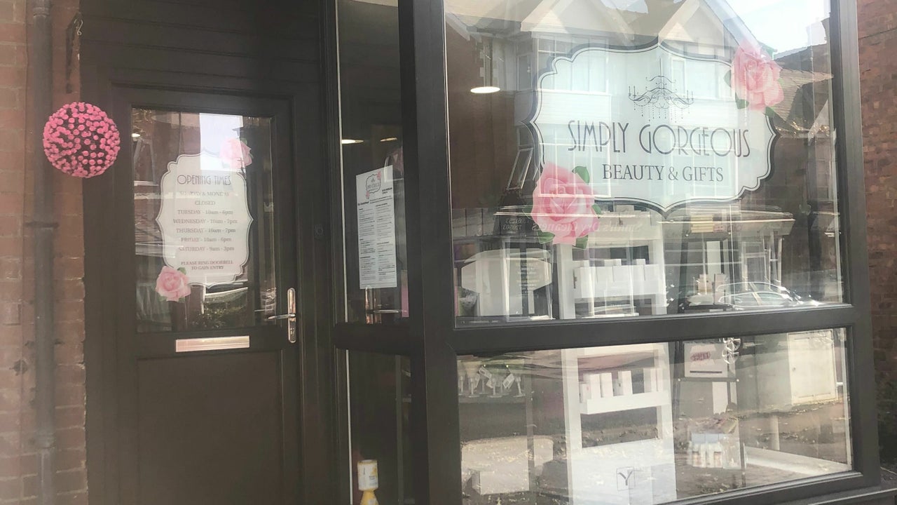 839a7398-1ab1-4f5d-b007-59f4af811077-simplygorgeous-gb-england-lythamsaintannes-fresha-1437688