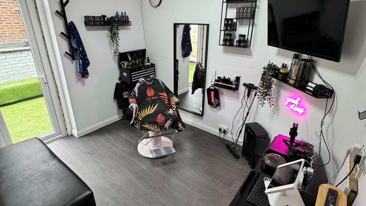 83fe5c1a-3a6f-454b-8e5f-85c64dd92872-haychshair-gb-england-horsham-fresha-8363999