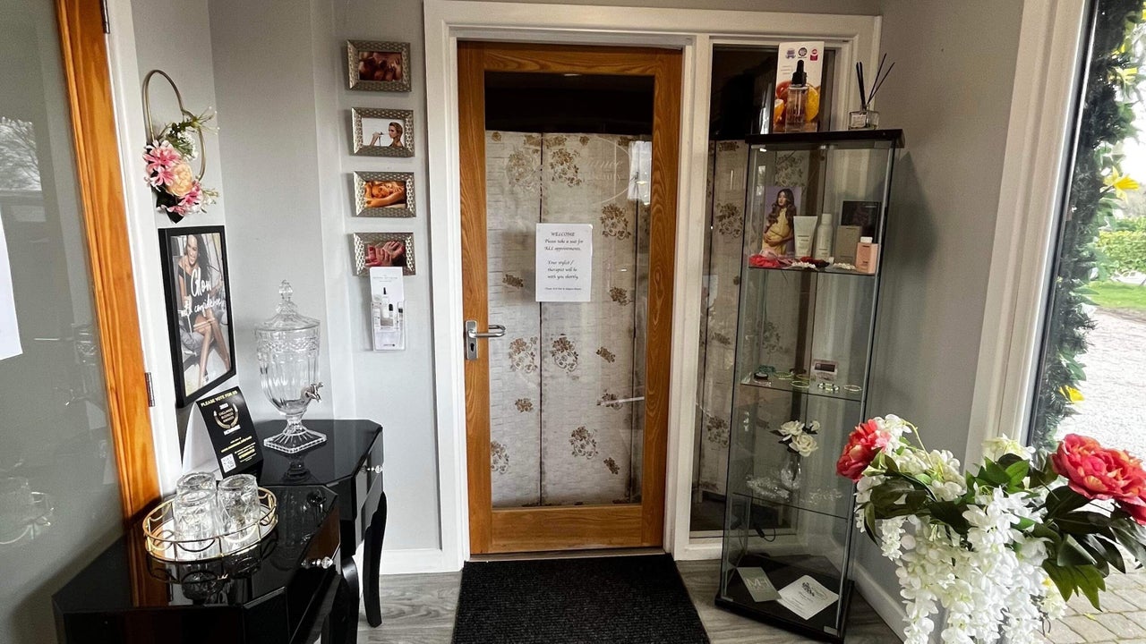 848a100d-e9e8-420f-8120-328288a5aa98-elegancebeauty-gb-england-ashbourne-fresha-1681340