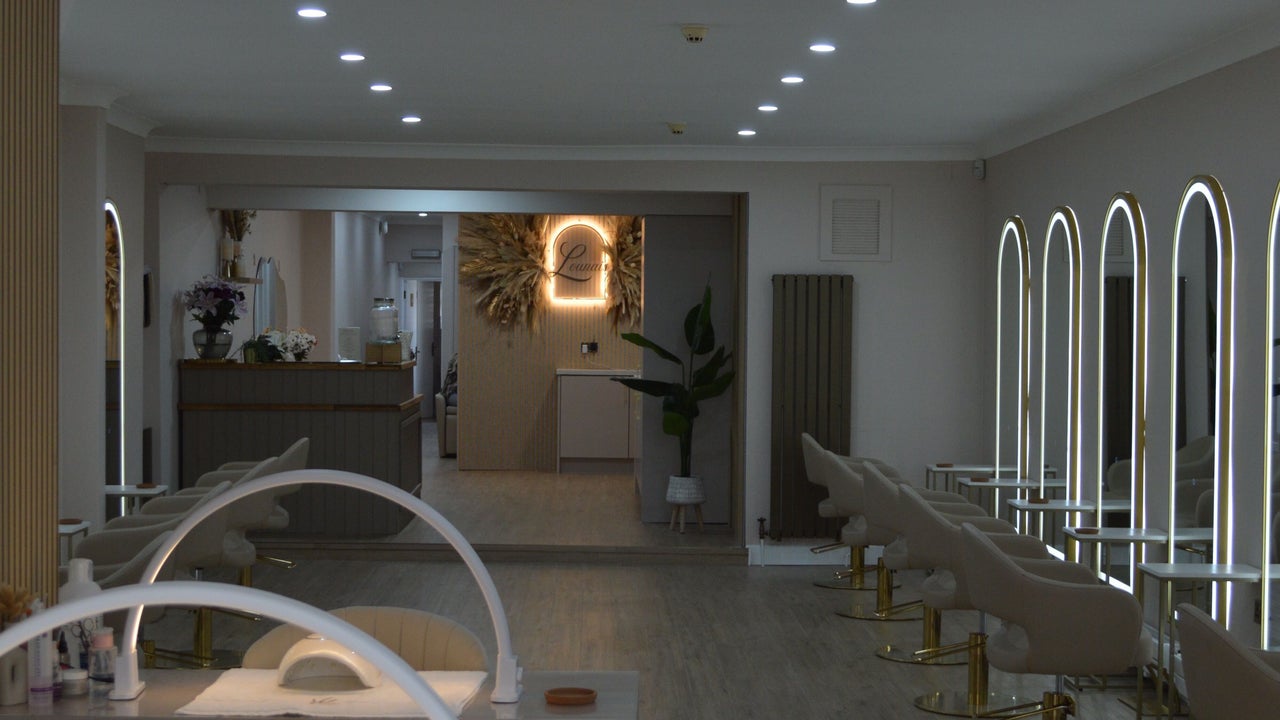 84a23a85-7ee8-46cf-a958-b69fb119a589-lounais-formerlyguysanddolls-gb-england-burtonupontrent-fresha-1687128