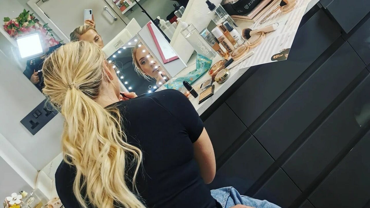 84b0cc81-ec5b-4cb2-a185-10c477cb3595-9704065