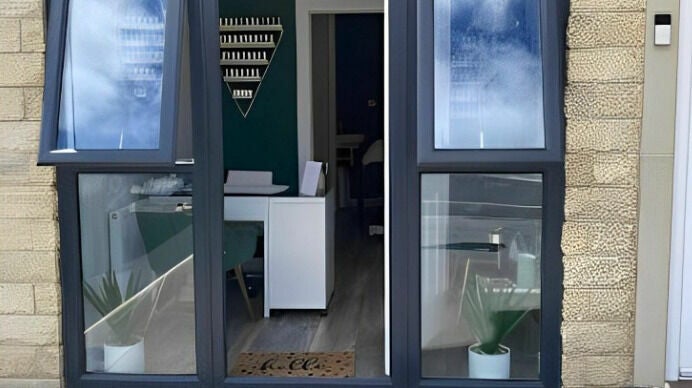 84b64f7b-921c-4318-876a-560b61077ed6-amournailsandbeauty-gb-england-huddersfield-golcar-fresha-2072339