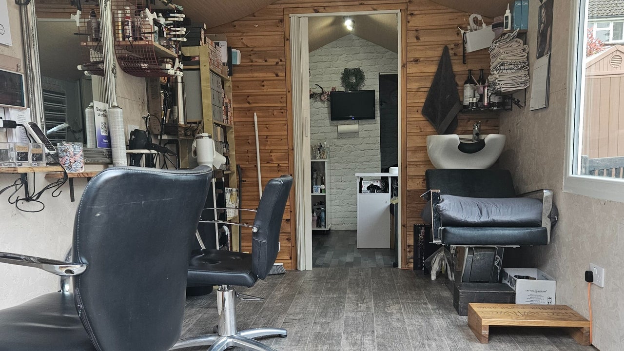 858b5cf4-7e88-4bfc-bed4-73af4cff1cb5-revivehairbeautysalon-gb-england-rugeley-brereton-fresha-4158942