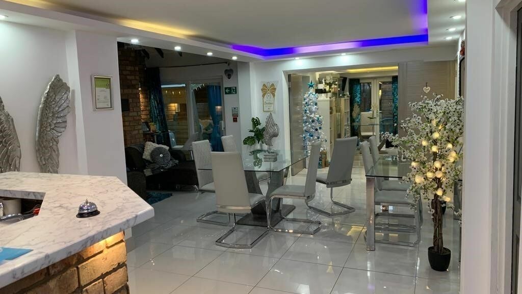 872af984-e110-4243-94e0-190d51ca0503-3215631