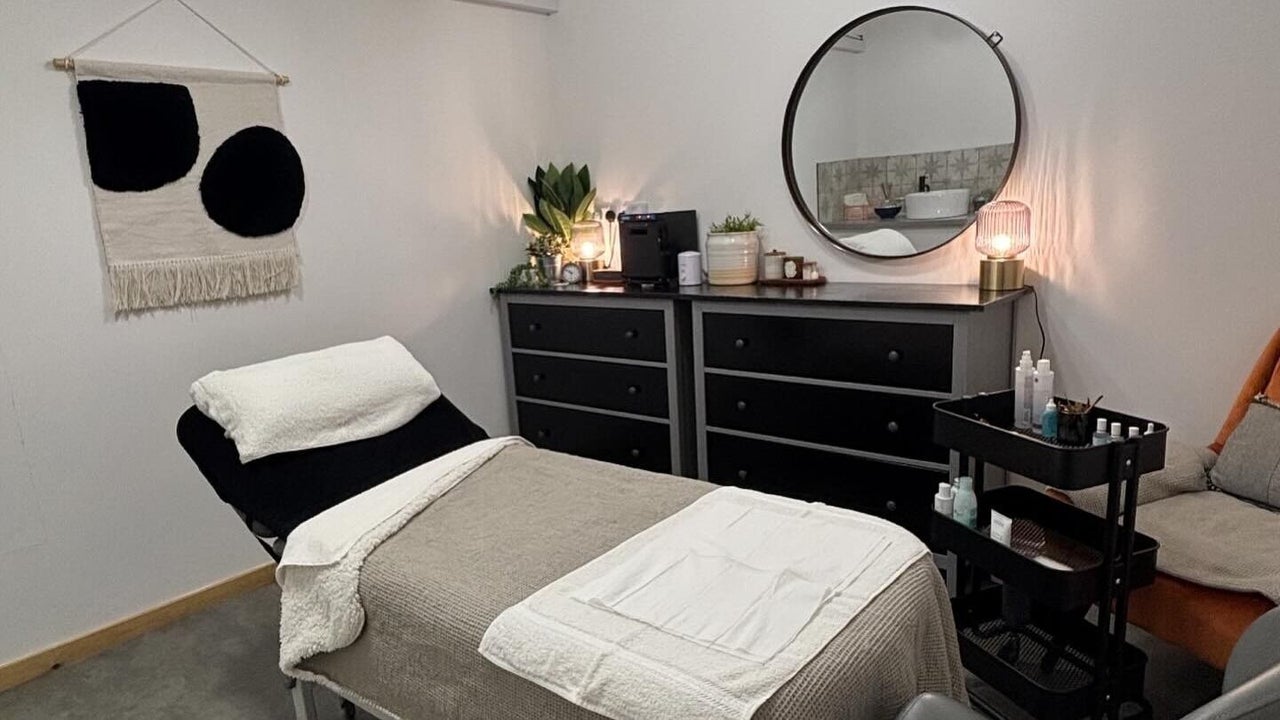 88f8bcad-5dc4-4580-b453-fb7df2db0802-rebeccaclairesalon-gb-england-worcester-bishopsfrome-fresha-5651876