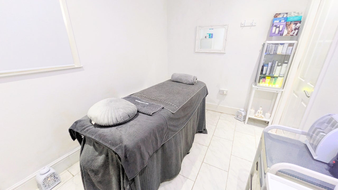 890e53c1-e44d-4c90-bad7-2e1c92f6dc51-skinzenclinicliverpool-gb-england-liverpool-fresha-1300365